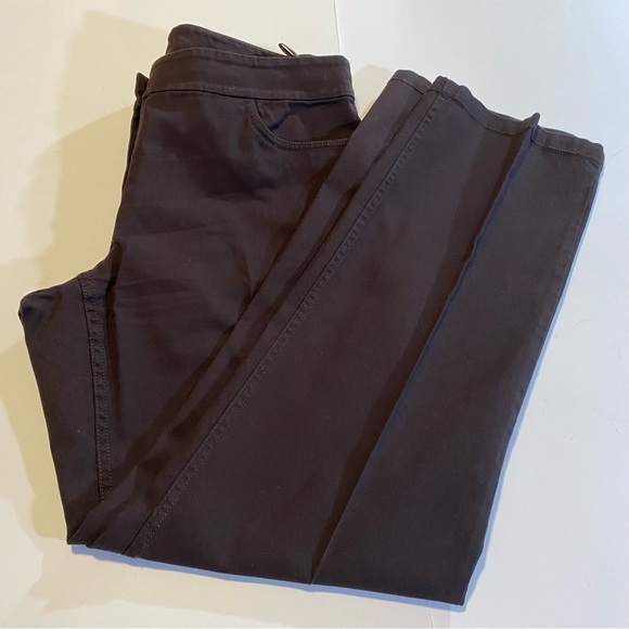Eileen Fisher SZ S, stretch jeans in dark chocolate brown, EUC, lightweight nice - Picture 8 of 10